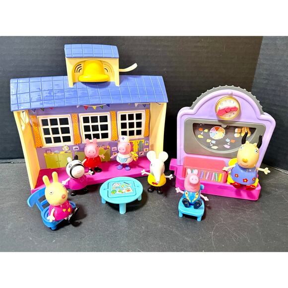 Peppa Pig Peppa’s Adventures School Playgroup Preschool Speech and Sounds #2 - Picture 1 of 8